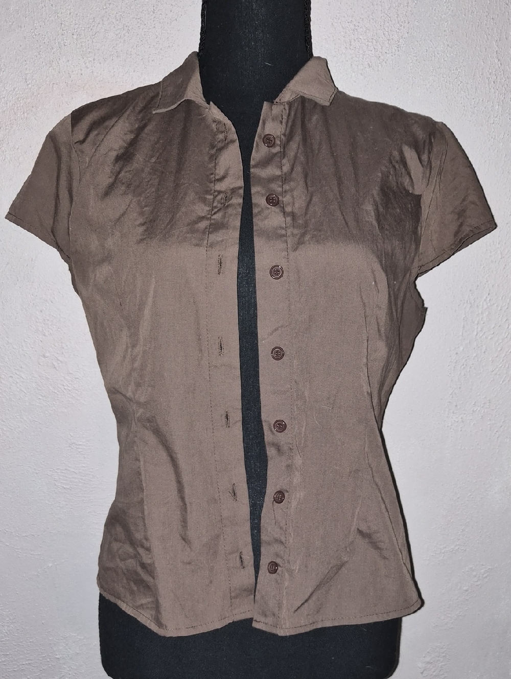 🩷Classic Brown Short-Sleeve Button-Up Tie Top